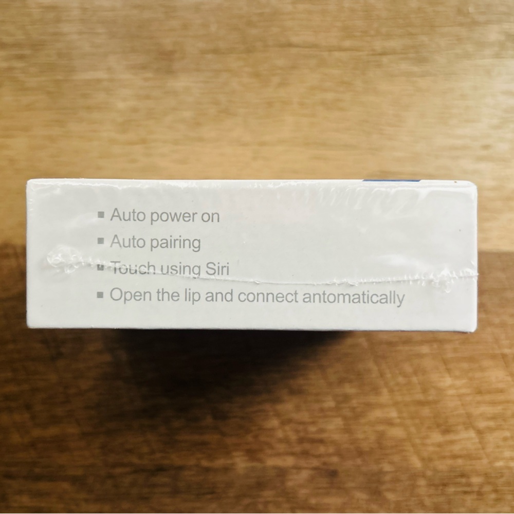 TWS TrueWireless Stereo-i12 earbuds for auto pairing 5.0  - White color. - Picture 3 of 3